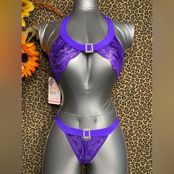 🦋B2G1🦋SHIRLEY OF HOLLYWOOD Showtime 2Pc Purple Lace Set With Buckles | SMALL | - Picture 1 of 9